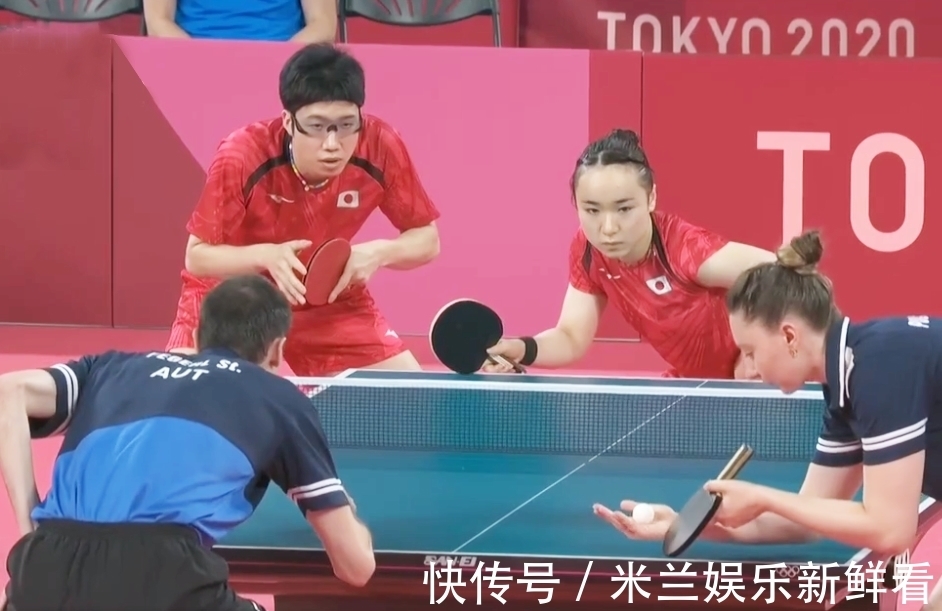 她们在球场 她们在球场